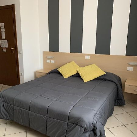 Hotel Bussana ポルト・トッレ エクステリア 写真