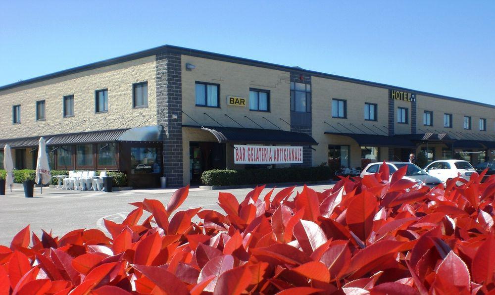 Hotel Bussana ポルト・トッレ エクステリア 写真