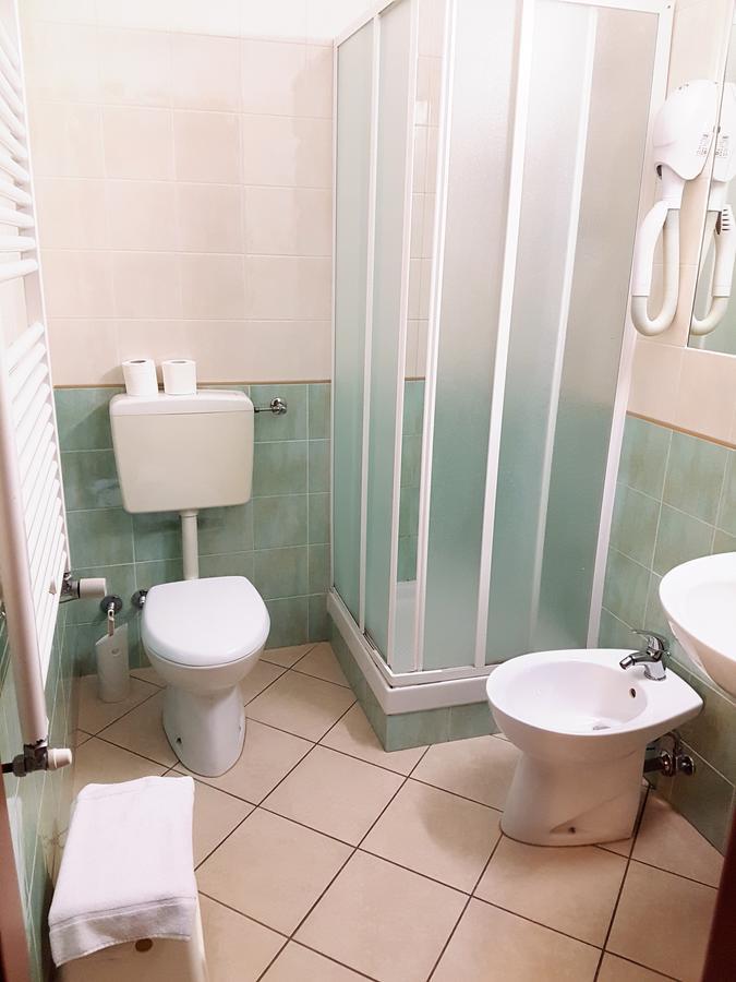 Hotel Bussana ポルト・トッレ エクステリア 写真